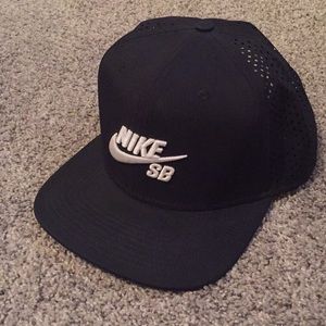 Nike SB SnapBack hat